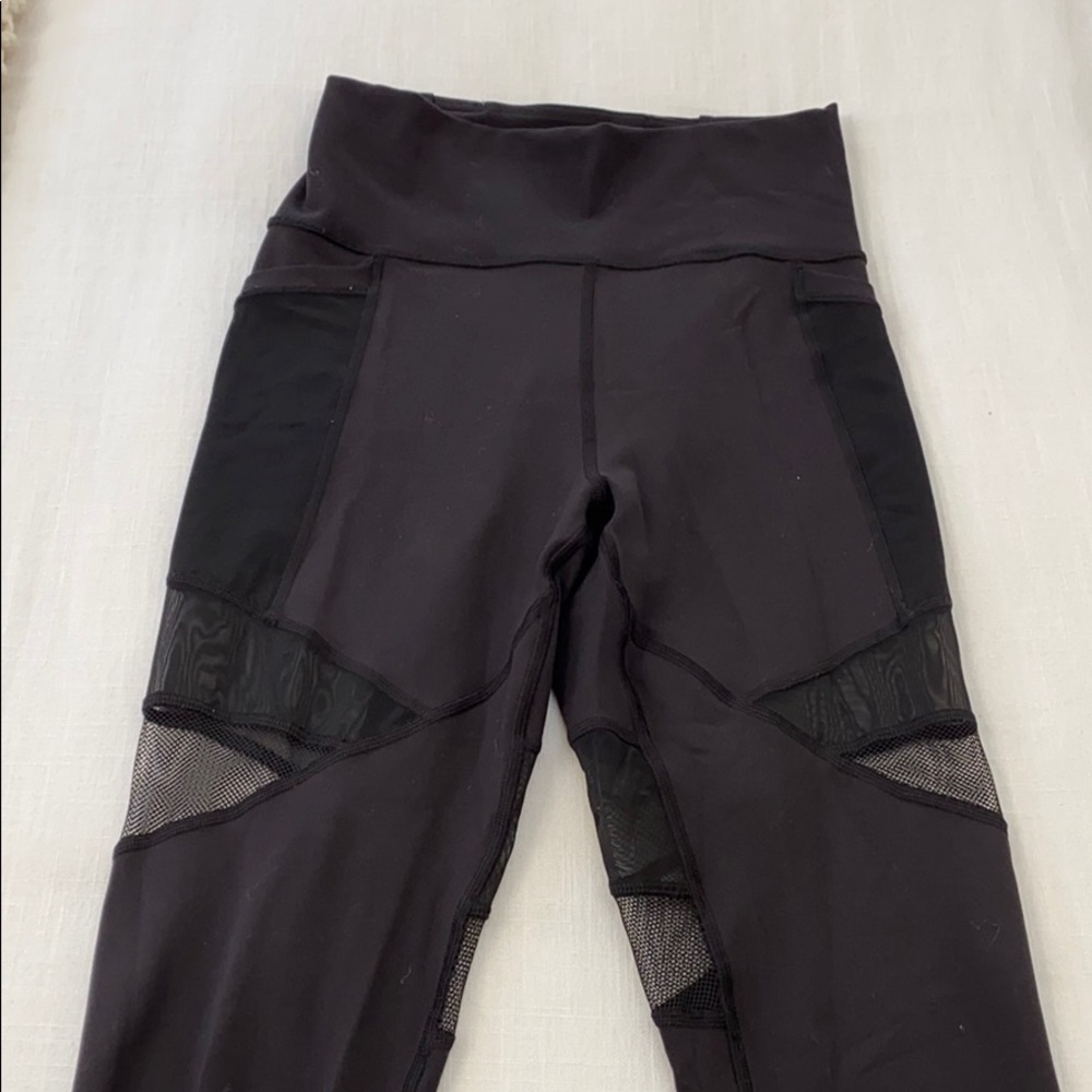 Size 6 high rise lululemon mesh leggings